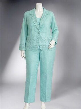 Women's Mint Lace-Trim Two-Piece Pant Suit